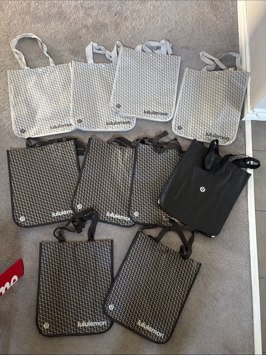 lululemon athletica Handbags - NWT!lululemon athletica big Reusable Everyday Tote Bags - Black & Gray
